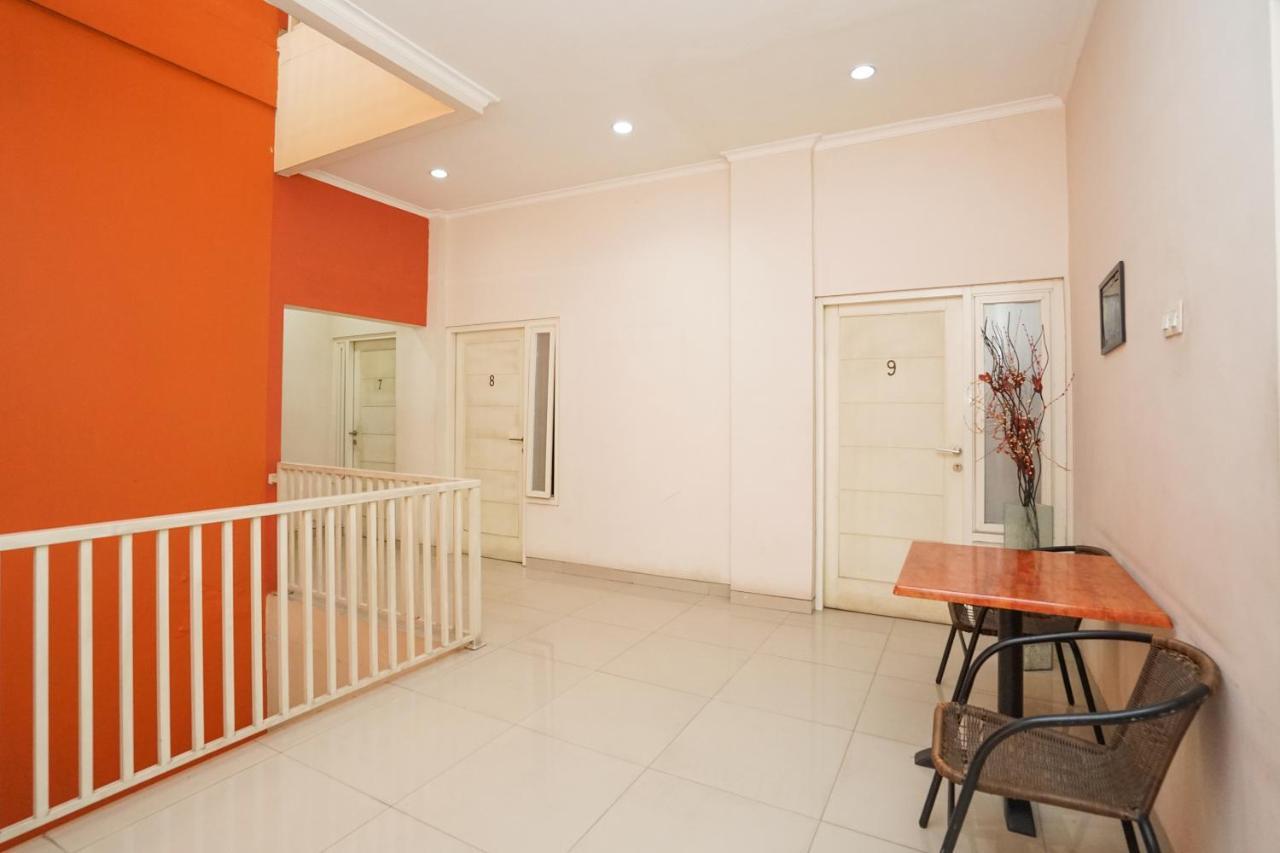 Oyo 450 Semampir Residence Surabaya Exterior foto