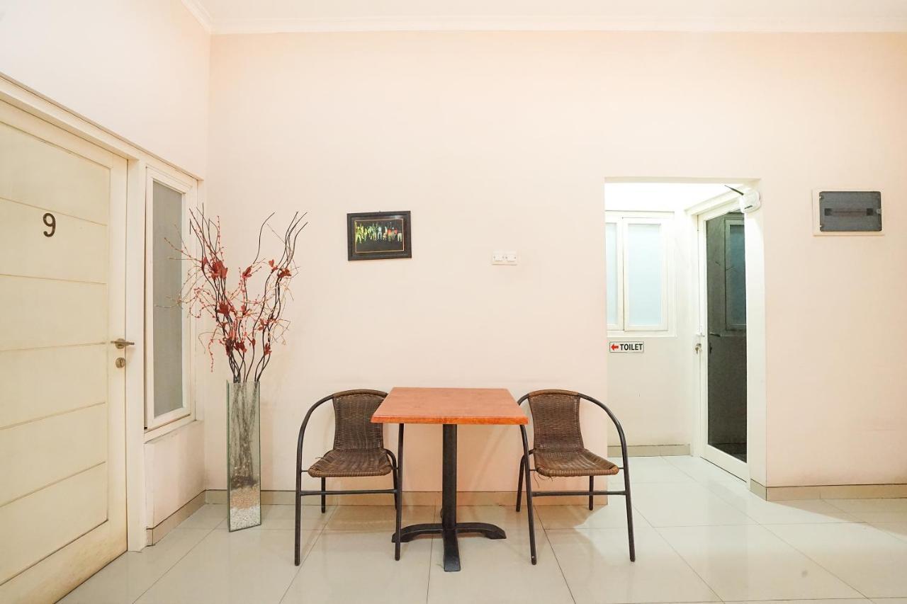 Oyo 450 Semampir Residence Surabaya Exterior foto